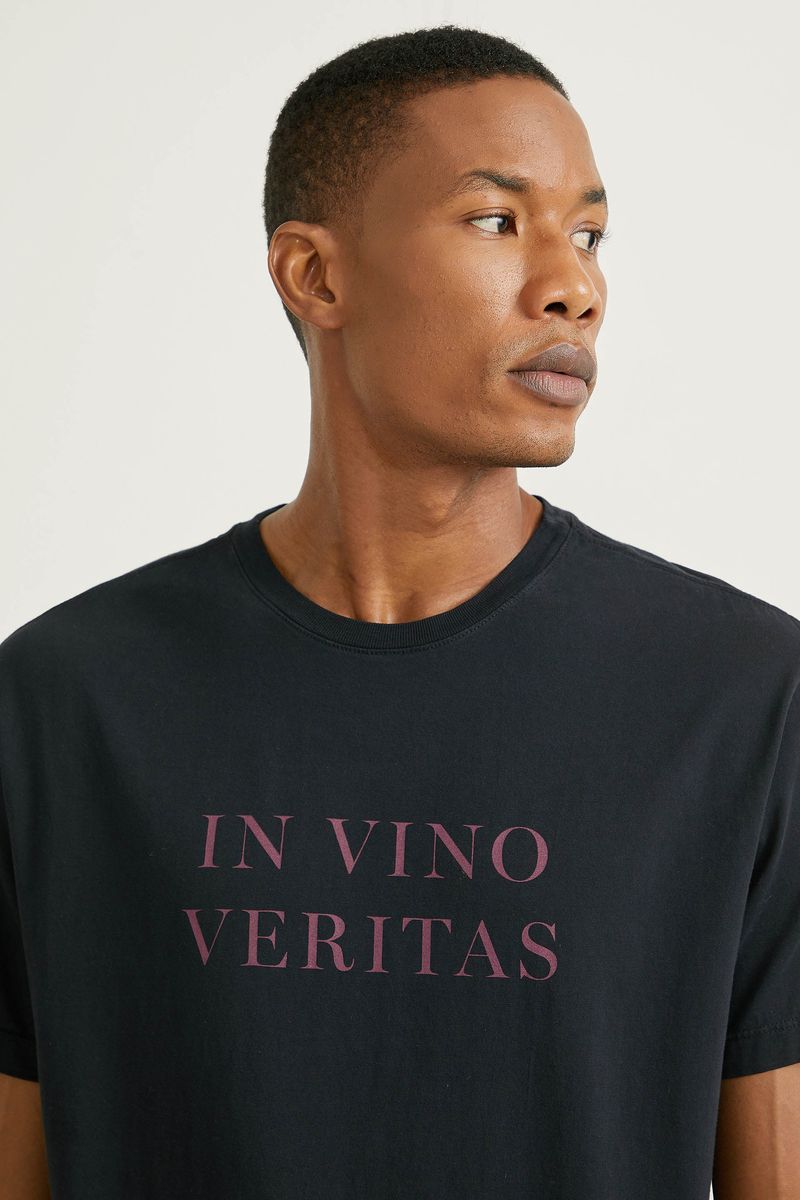 705912_0013_3-TSHIRT-IN-VINO-VERITAS