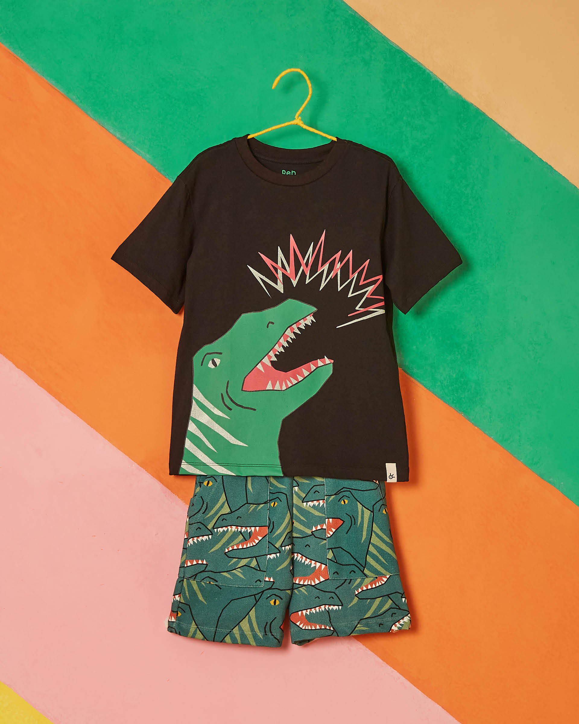 Camiseta dinossauro cromado 100% algodão, design de silhueta