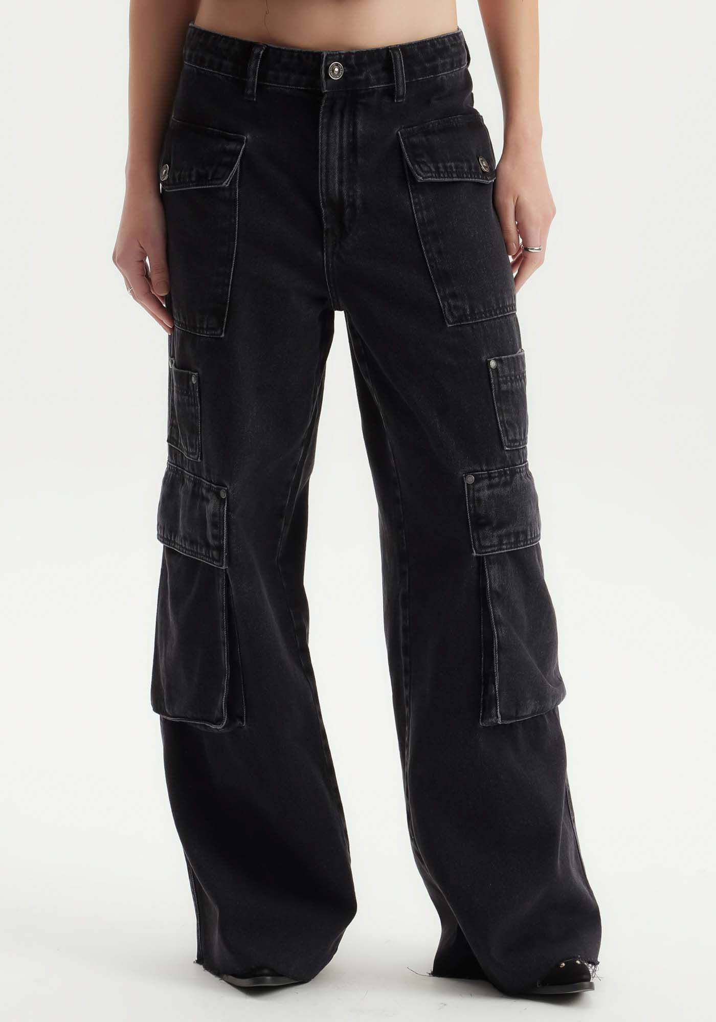 Calça Wide Leg Jeans com Cintura Alta e Barra Corte a Fio Preto