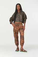 25013160_30150_1-CALCA-DE-NYLON-JOGGER-ESTAMPADA