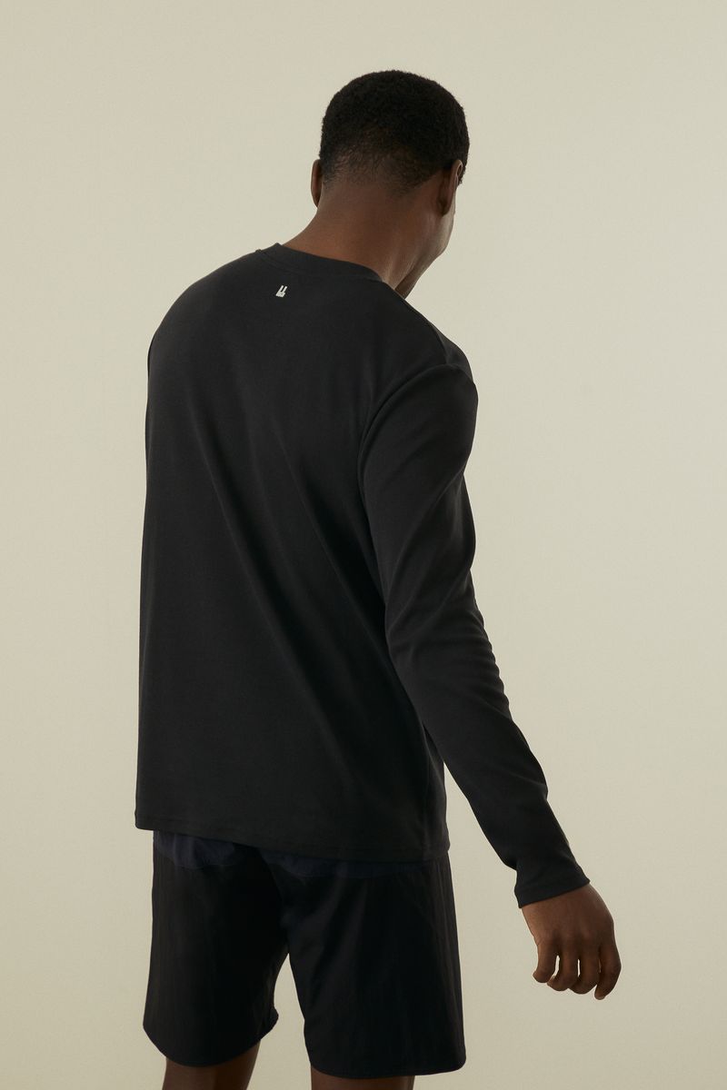 708383_0184_5-CAMISETA-MANGA-LONGA-BOLSO-TECH