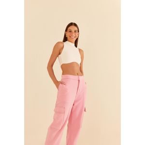 Calça Cenoura Bolsos Laterais