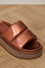 09012466_1300_1-SLIDER-DE-COURO-CHUNKY