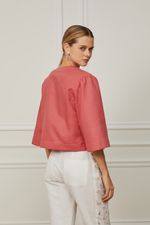 52134622_04506_3-BLUSA-CROPPED-CORAL-MANGA-CURTA-COM-UM-BOTAO