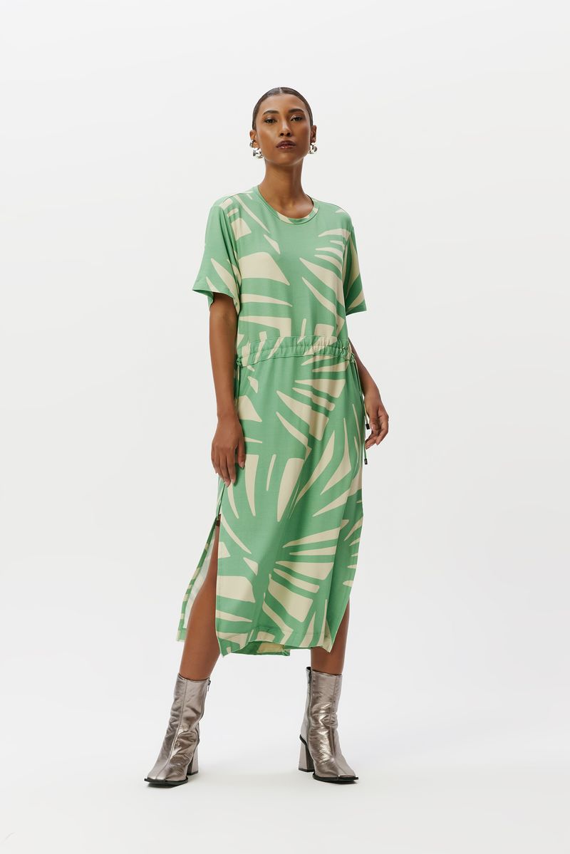07041676_0596_1-VESTIDO-DE-MALHA-MIDI-T-SHIRT--ESTAMPADO-FOLHAGEM-PALMEIRA-LEQUE-VERDE