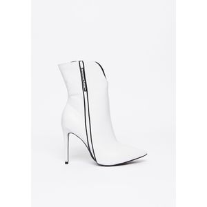 Bota Com Detalhe Friso