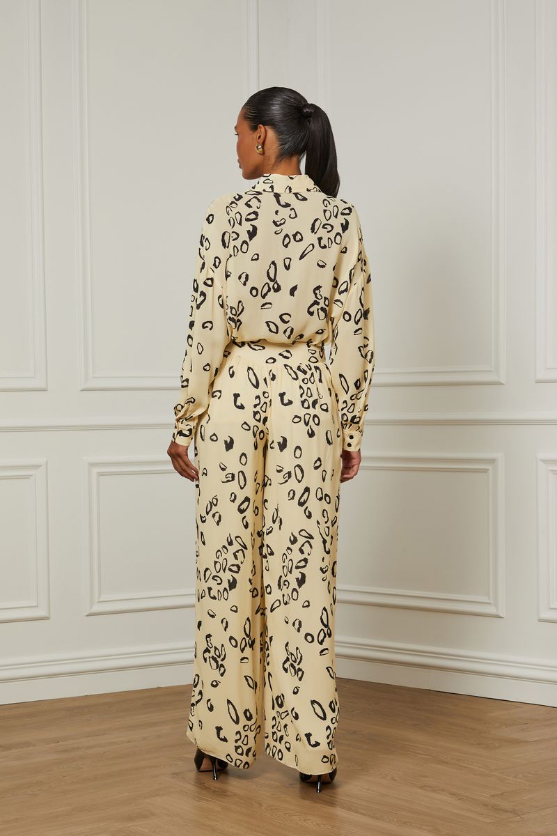 25341510_36118_3-CALCA-DE-GEORGETTE-AMPLA-ESTAMPADA-COM-FRANZIDO-NO-COS