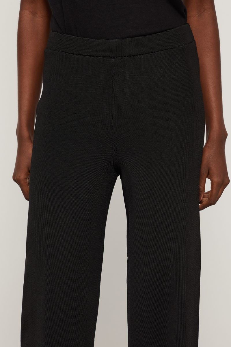 25341667_0005_4-CALCA-PANTALONA-DE-TRICOT-PRETA