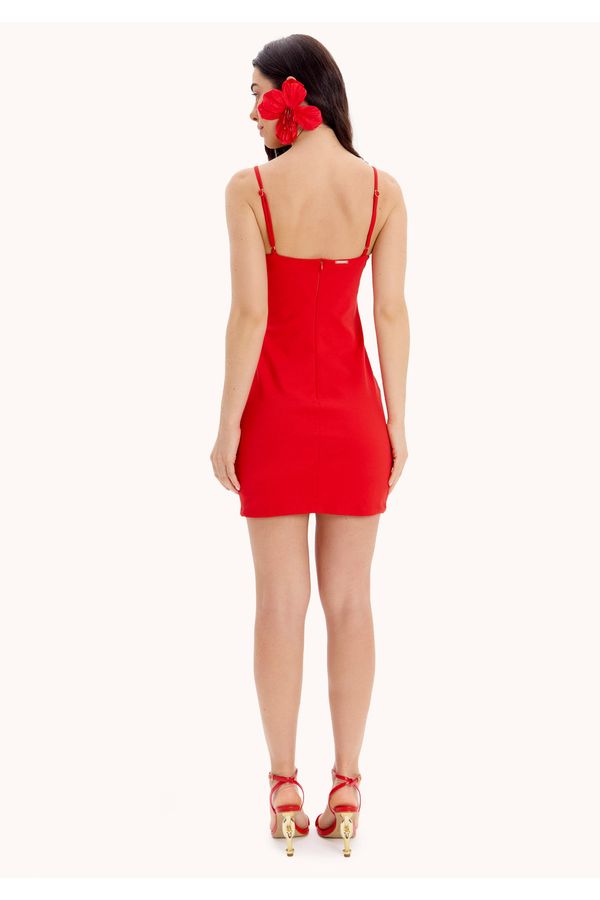 Vestido Curto De Alças Com Aplique Coração