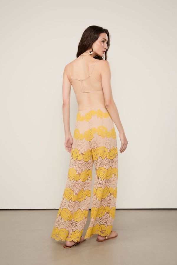 Calça De Renda Pantalona Bicolor