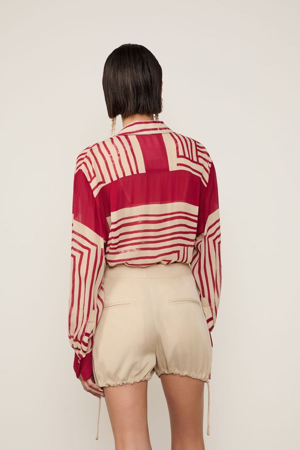 Short De Alfaiataria Com Bolsos Frontais Risca De Giz