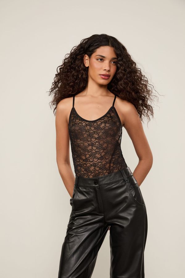 Body De Renda Com Decote Nas Costas