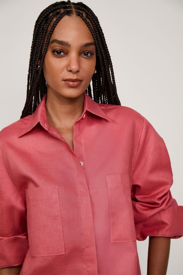 Camisa Over Bolsos