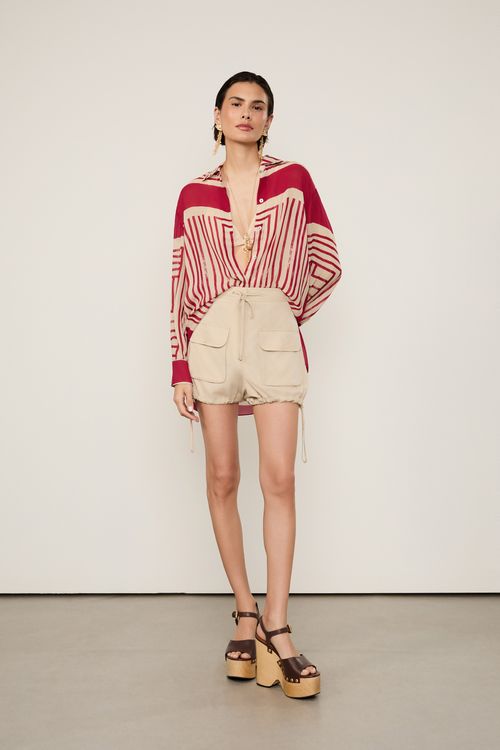 Short De Alfaiataria Com Bolsos Frontais Risca De Giz
